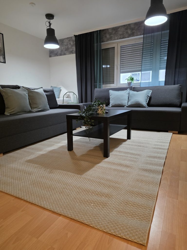 Wohnzimmer der Monteurwohnung in St. Wendel