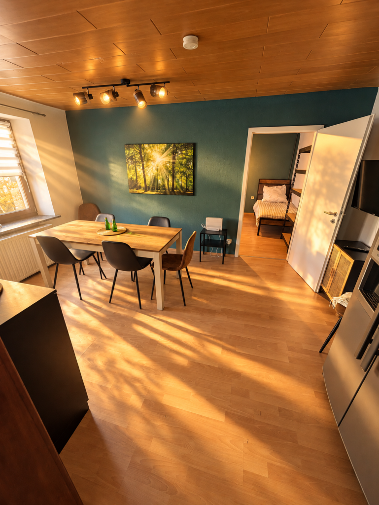 Esszimmer im Haus in Ensdorf, Monteurunterkunft Parkside
