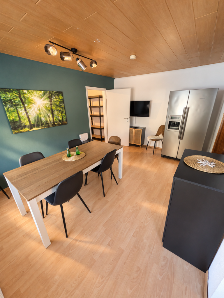 Esstisch für das Team im Haus in Ensdorf